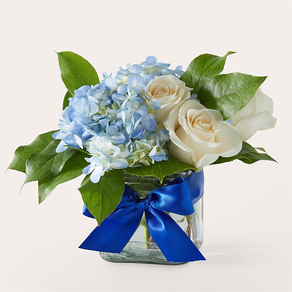 Sky Blue Delight Bouquet – VICKIE'S FLOWERS, Cypress CA