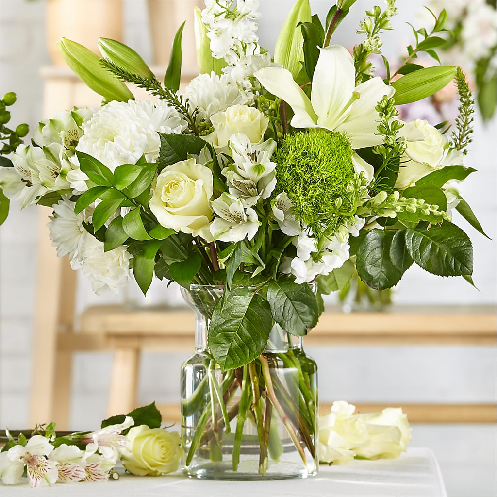 Classic Ivory – A Florist Original – VICKIE'S FLOWERS, Cypress CA