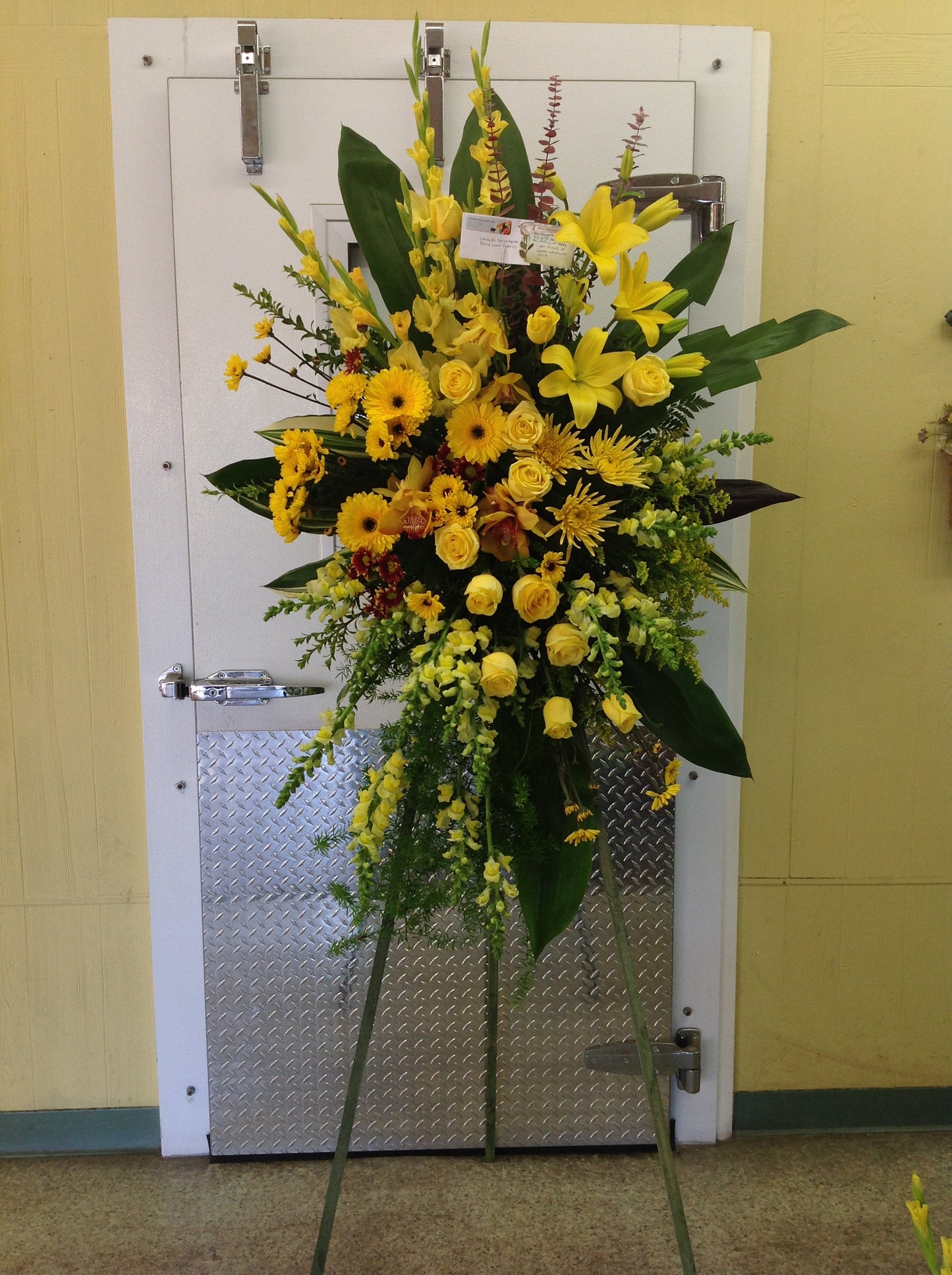 Sunshine Spray – VICKIE'S FLOWERS, Cypress CA