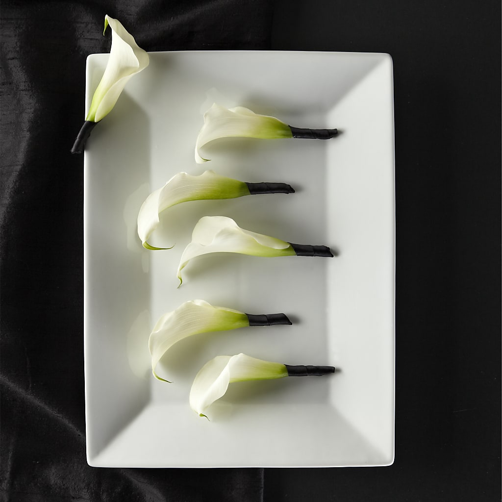 Calla Lily Promise Boutonniere – VICKIE'S FLOWERS, Cypress CA