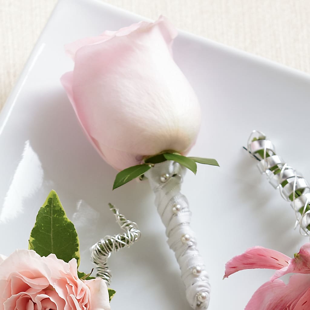 Pink Rose Boutonniere – VICKIE'S FLOWERS, Cypress CA