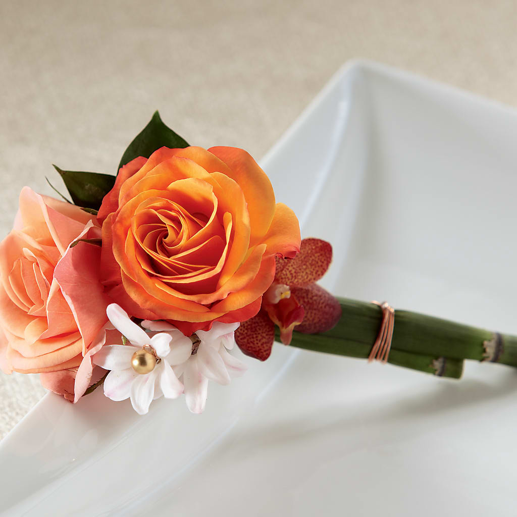 Sunset Dream Boutonniere – VICKIE'S FLOWERS, Cypress CA