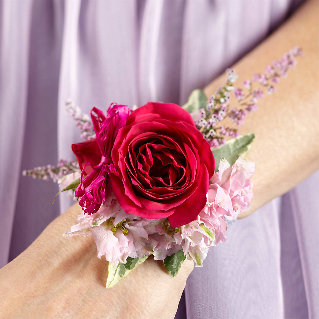 Rose Charm Corsage – VICKIE'S FLOWERS, Cypress CA