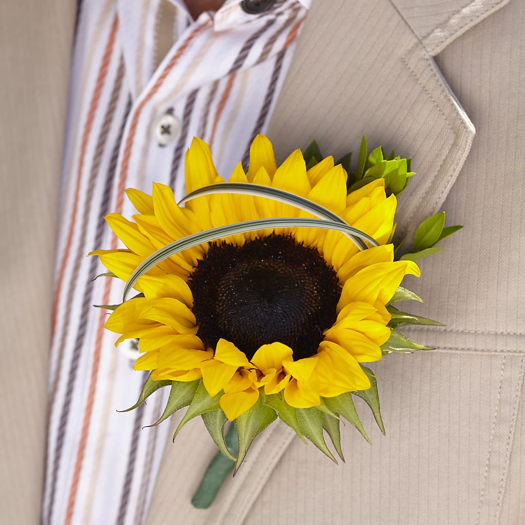 Free Spirit Boutonniere – VICKIE'S FLOWERS, Cypress CA