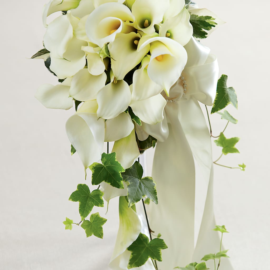 White Chapel Bouquet – VICKIE'S FLOWERS, Cypress CA