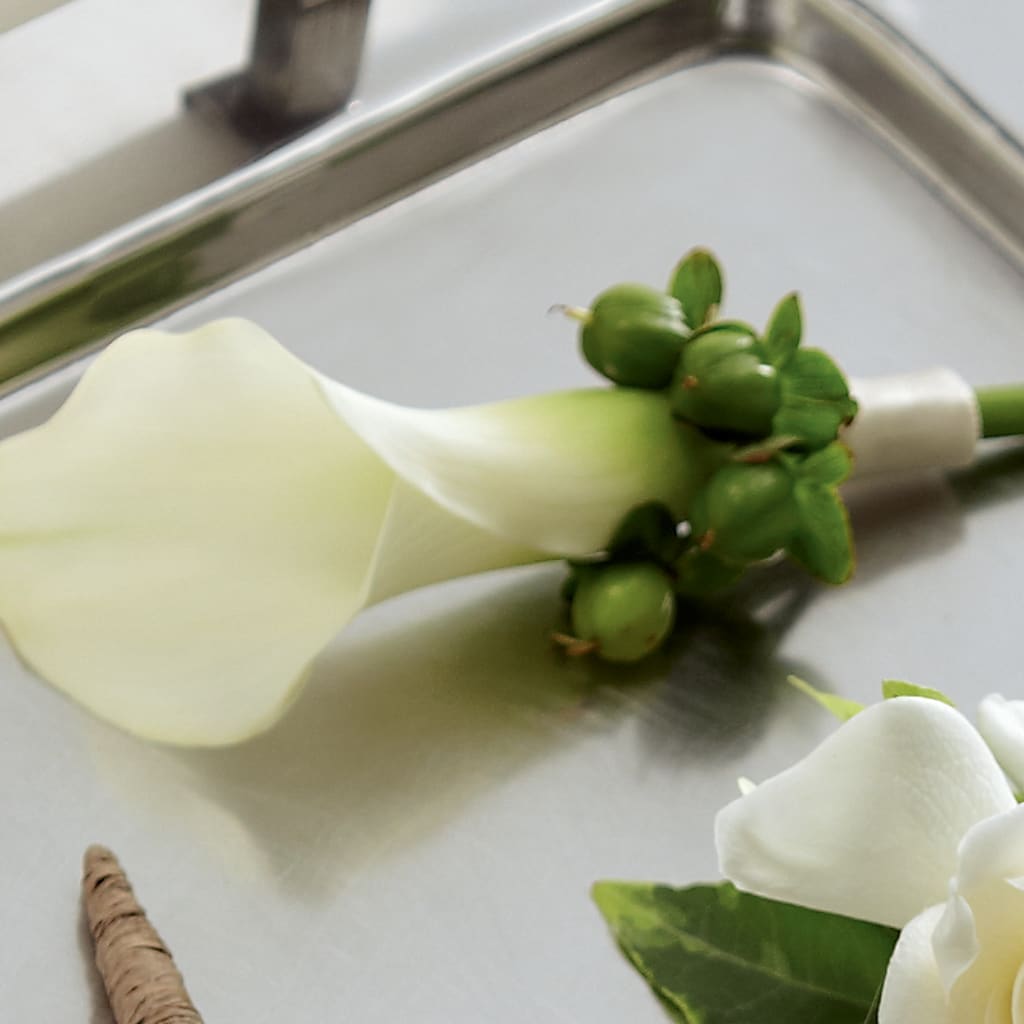 White Calla Boutonniere – VICKIE'S FLOWERS, Cypress CA