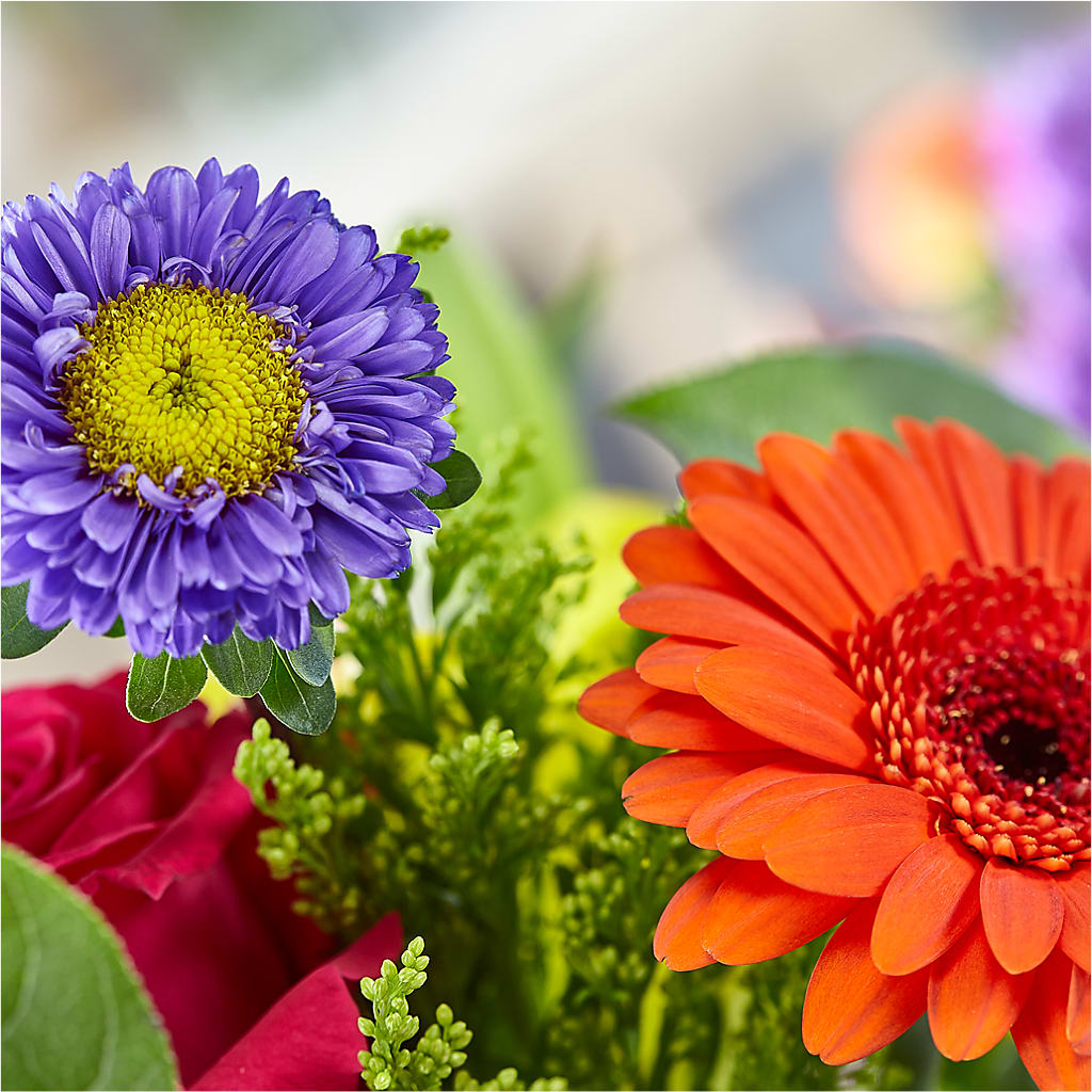 Bold & Bright – A Florist Original – VICKIE'S FLOWERS, Cypress CA