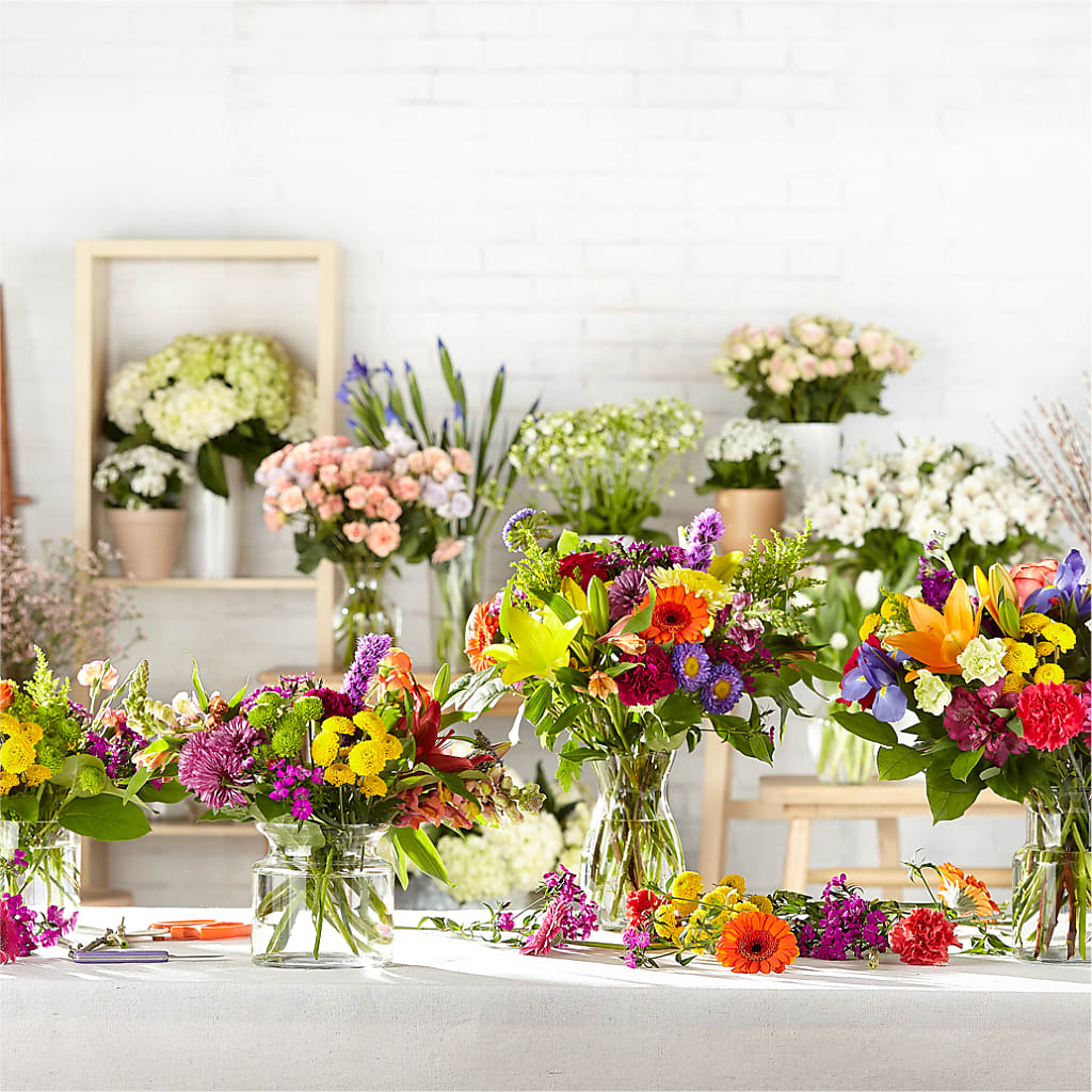Bold & Bright – A Florist Original – VICKIE'S FLOWERS, Cypress CA