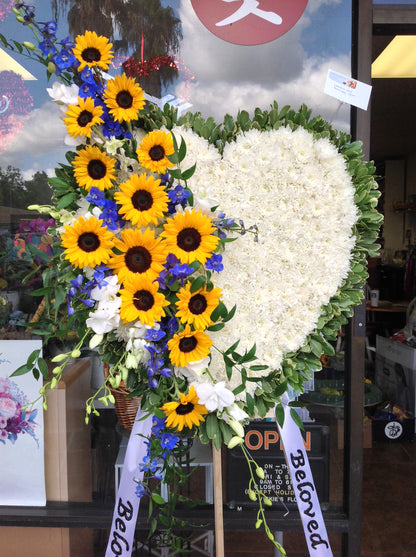 Blue Sunshine Wreath – VICKIE'S FLOWERS, Cypress CA