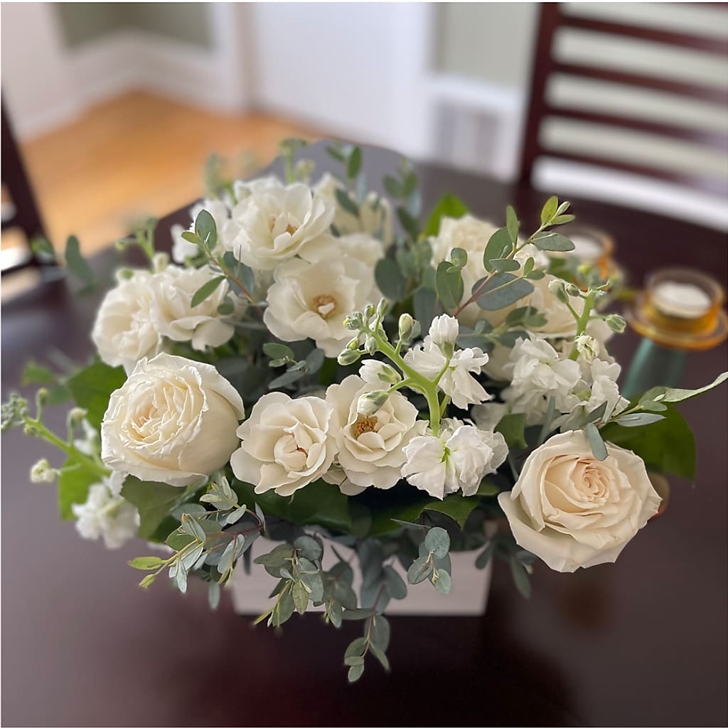 Fresh Linen Box Bouquet – VICKIE'S FLOWERS, Cypress CA