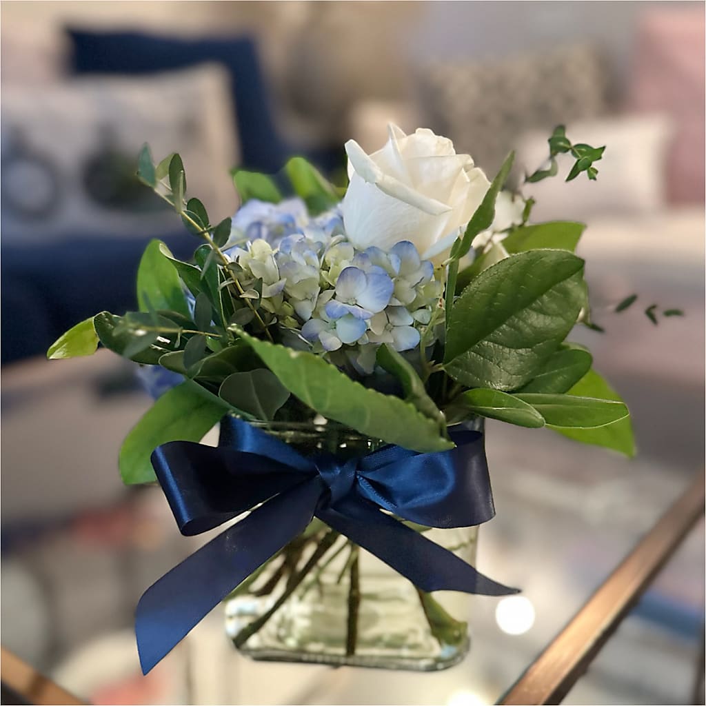 Sky Blue Delight Bouquet – VICKIE'S FLOWERS, Cypress CA