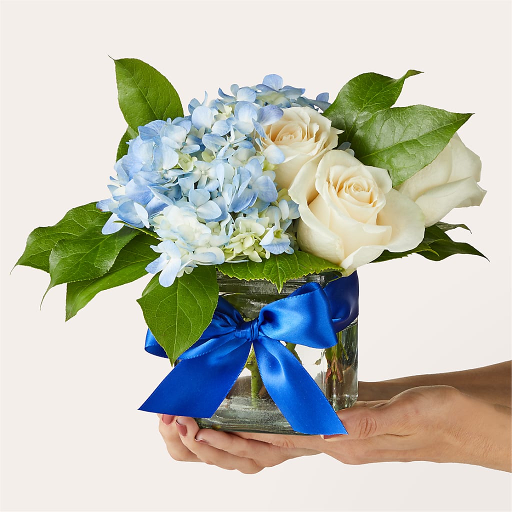 Sky Blue Delight Bouquet – VICKIE'S FLOWERS, Cypress CA