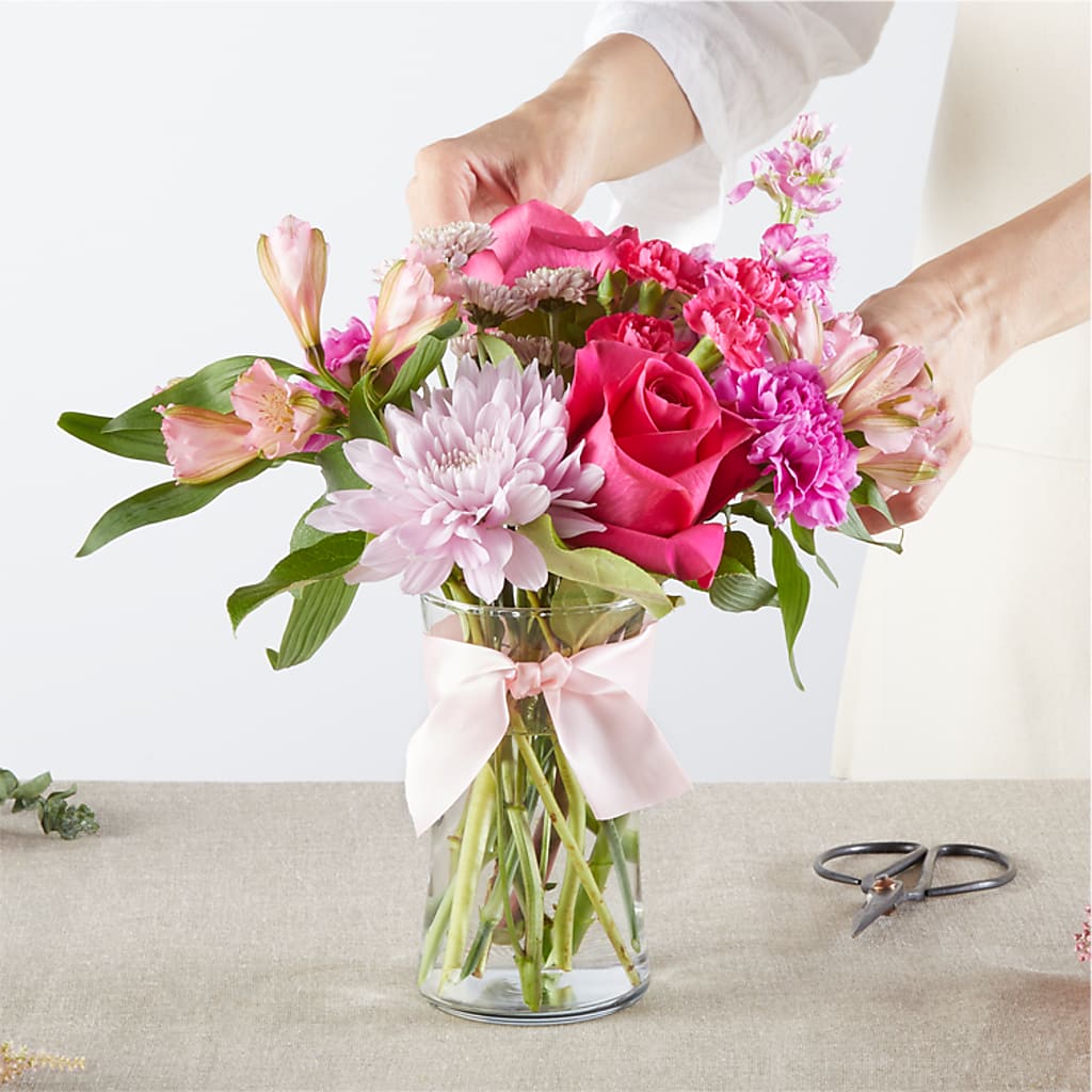 Pink Ribbon - A Florist Original – VICKIE'S FLOWERS, Cypress CA