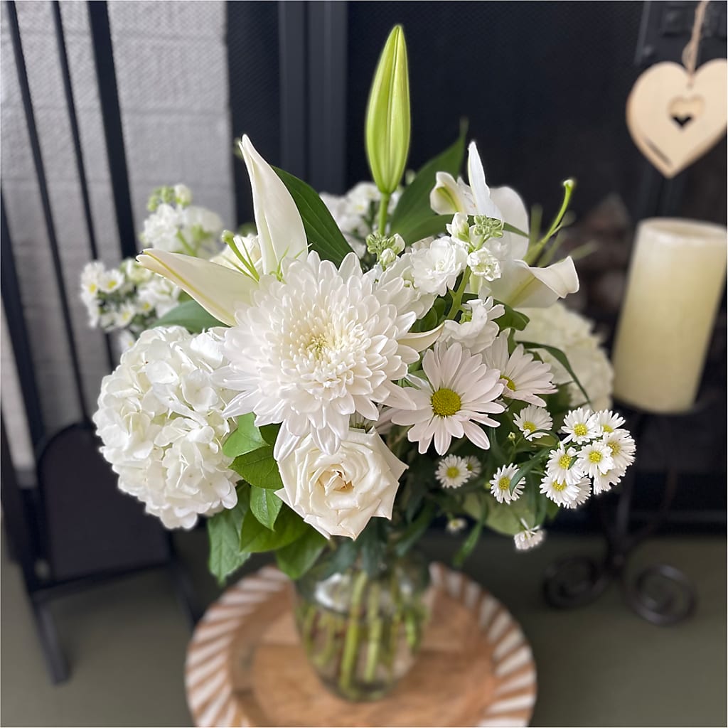 Classic Ivory – A Florist Original – VICKIE'S FLOWERS, Cypress CA