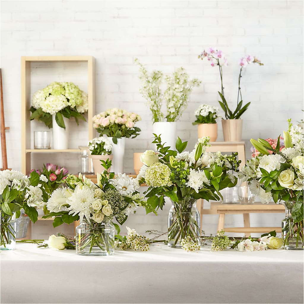 Classic Ivory – A Florist Original – VICKIE'S FLOWERS, Cypress CA