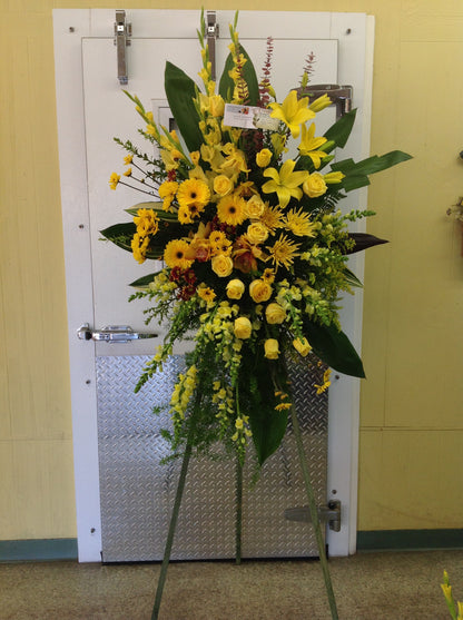 Sunshine Spray – VICKIE'S FLOWERS, Cypress CA