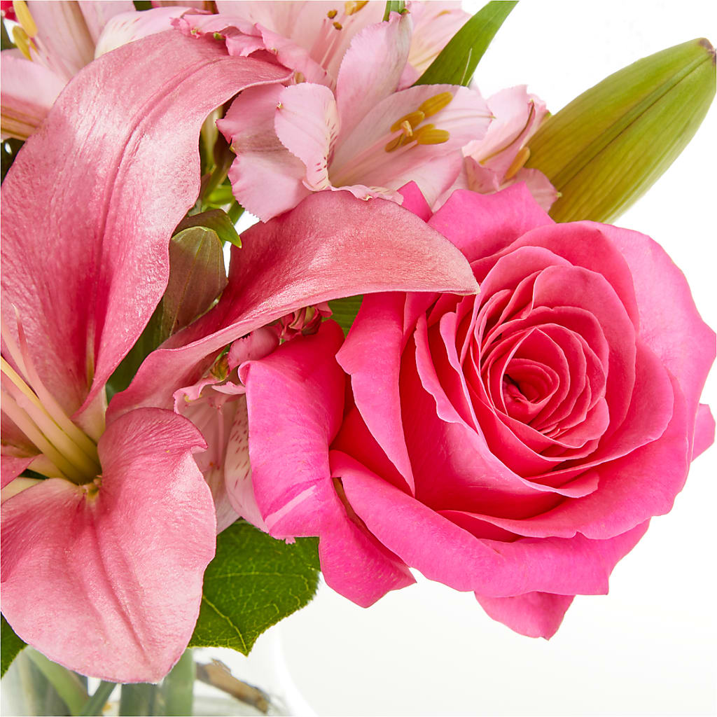 Lots of Love Bouquet – VICKIE'S FLOWERS, Cypress CA